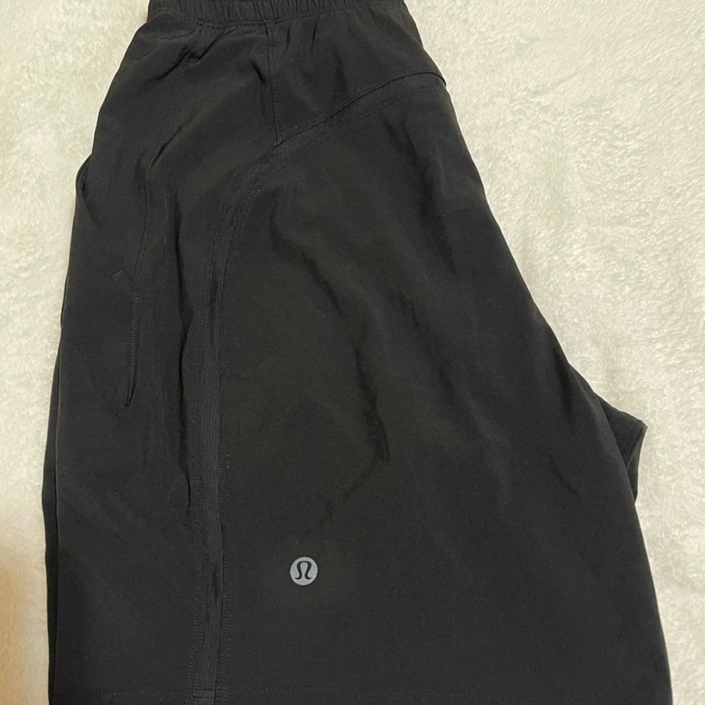 New Lululemon short men linerless 7” inseam - Black